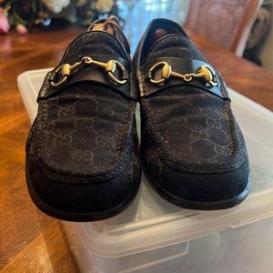 Black logo double. G Gucci loafers